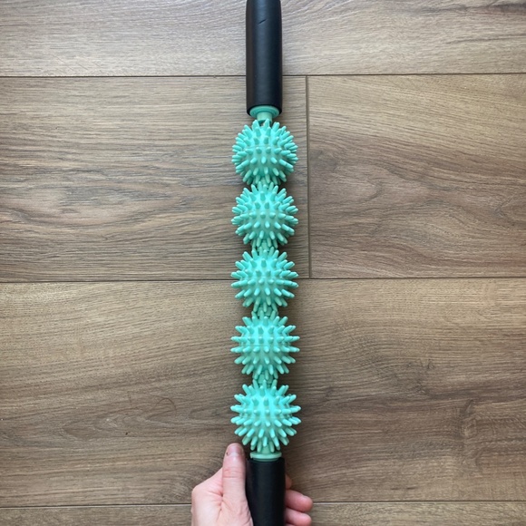 Massage Roller Wand, Acupressure Ball Acupuncture Muscle Therapy Manual Massager - Picture 2 of 3